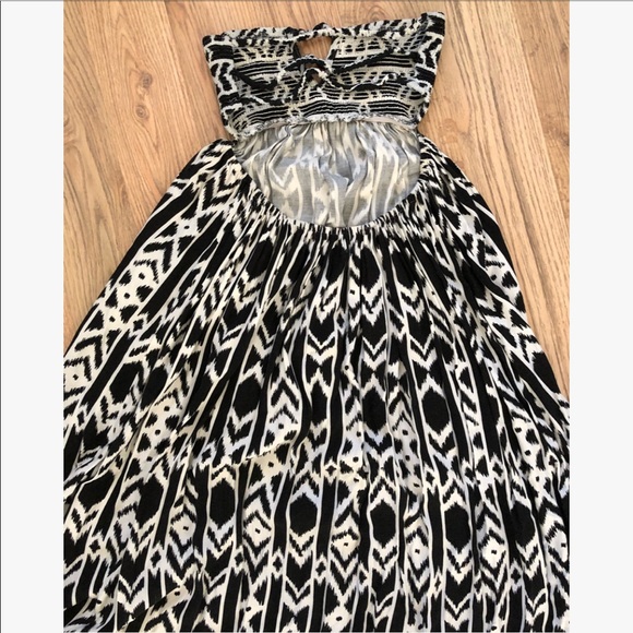 Re:named B&W Patterned Strapless Maxi Dress - Picture 4 of 6